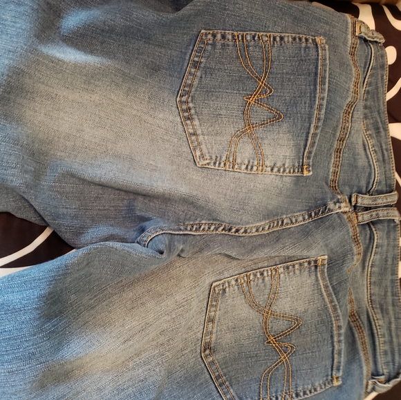 Capris - Picture 2 of 3